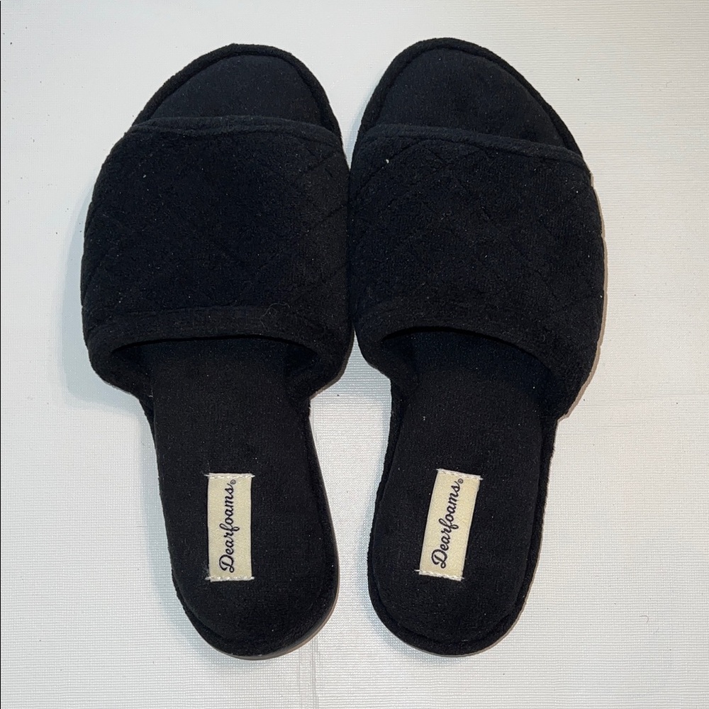 Dearfoams Women's Quilted Black Slippers